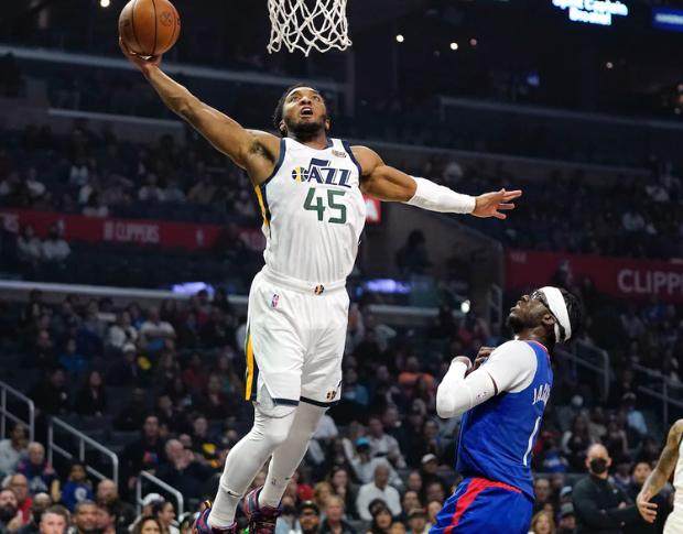 足球在线直播-此时此刻恰如彼时彼刻 爵士再遭逆转面临重建抉择