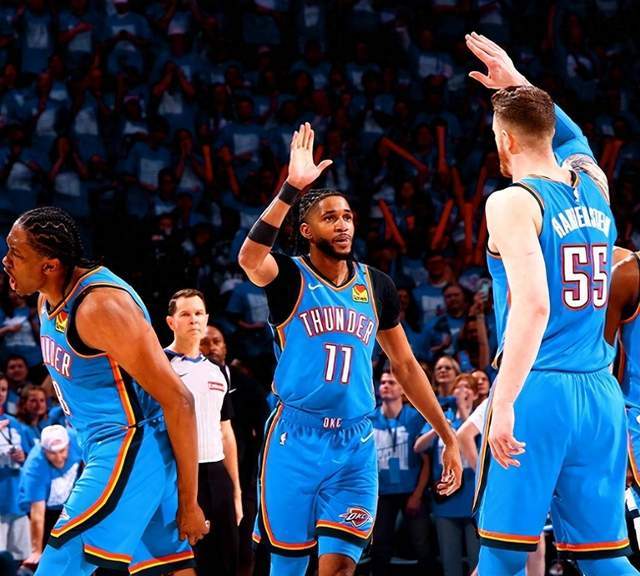 足球无插件直播-47分血洗灰熊！雷霆王朝的序曲已奏响